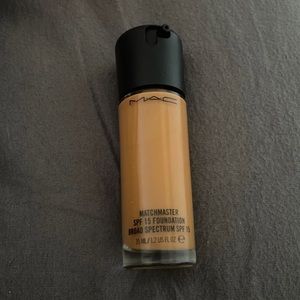 MAC Cosmetics Matchmaster Foundation 7.0 (Discontinued)
